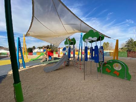 Imagen El Ayuntamiento comienza con la renovación de zonas infantiles en parques y centros educativos