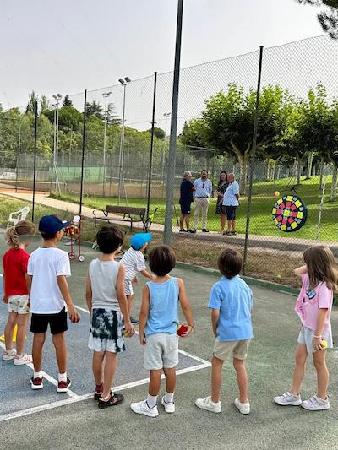 Imagen Majadahonda apuesta por el deporte con las jornadas de tecnificación de tenis y pádel para jóvenes deportistas locales