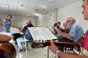 Imagen Más de 100 voluntarios atienden las demandas formativas y de ocio de los mayores activos en Majadahonda