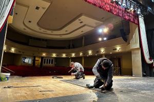 Imagen El Ayuntamiento renueva el suelo del escenario del teatro de la Casa de la Cultura de Majadahonda