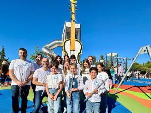 Imagen Alumnos de la Escuela de Música de Majadahonda estrenan el renovado parque Manuel de Falla dedicado al gran compositor español