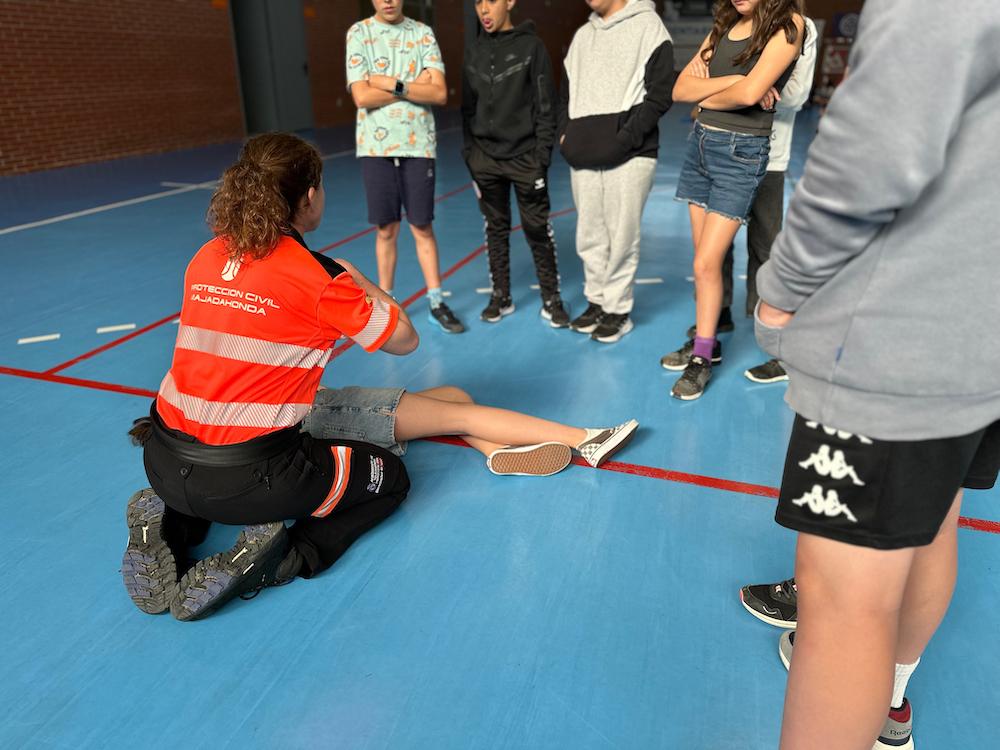 Imagen Protección Civil de Majadahonda muestra en los colegios cómo actuar ante una emergencia