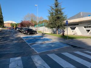 Imagen El Ayuntamiento ilumina pasos de peatones y crea más plazas de estacionamiento para personas con movilidad reducida