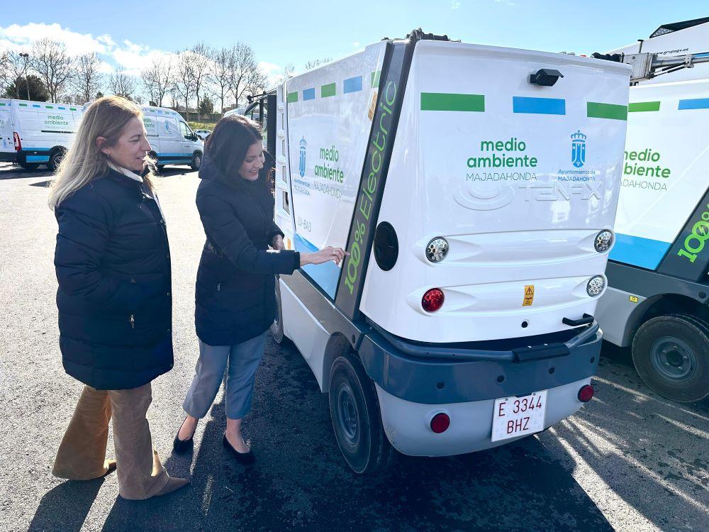 Imagen Majadahonda presenta más de 150 nuevos vehículos para mejorar la limpieza viaria de la ciudad en la que invertirá más de 11 millones de euros al año