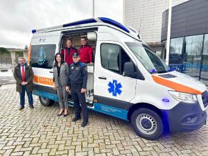 Imagen Majadahonda recibe la nueva ambulancia de Protección Civil para mejorar la atención de urgencia en la ciudad