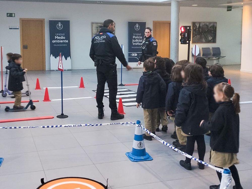 Imagen La Policía Local de Majadahonda casi triplica la actividad de sus Agentes Tutores con charlas, visitas y clases de Educación Vial a escolares