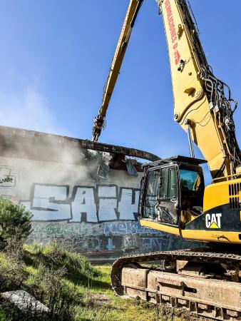 Imagen Majadahonda comienza la demolición del antiguo edificio de la London School of Economics