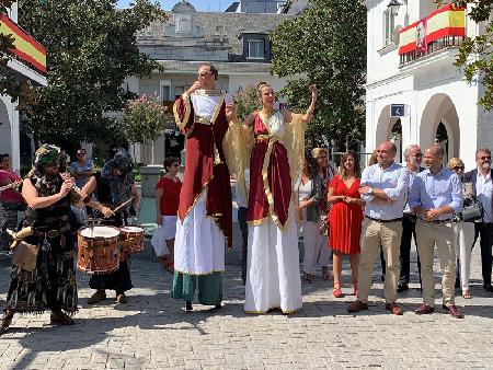 Imagen Majadahonda disfruta ya de su tradicional mercado romano en la Gran Vía de la ciudad