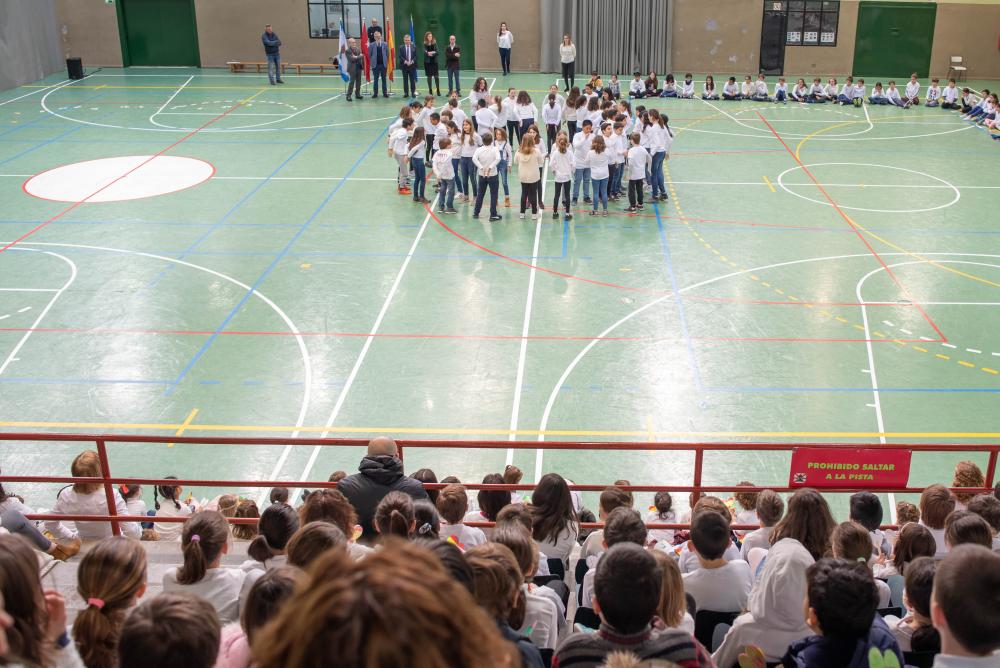 Más de 400 alumnos del Colegio Benito Perez Galdós celebran la Semana de la Paz