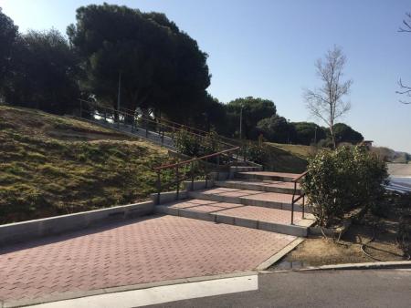 Imagen Accesos más seguros al Gran Parque Felipe VI con la instalación de barandillas en las escaleras