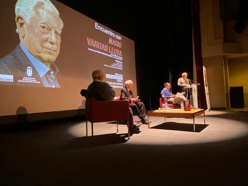 Imagen Vargas Llosa deslumbró en Majadahonda