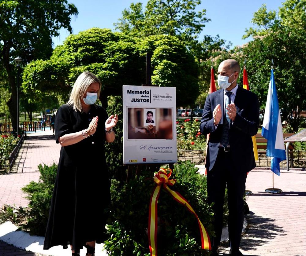 Imagen Álvarez Ustarroz recuerda el compromiso de Majadahonda con las víctimas del terrorismo