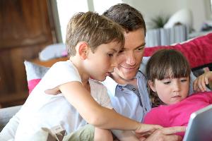 Imagen Mediación Parental y hábitos digitales de los menores en la Red (dirigido a madres y padres)